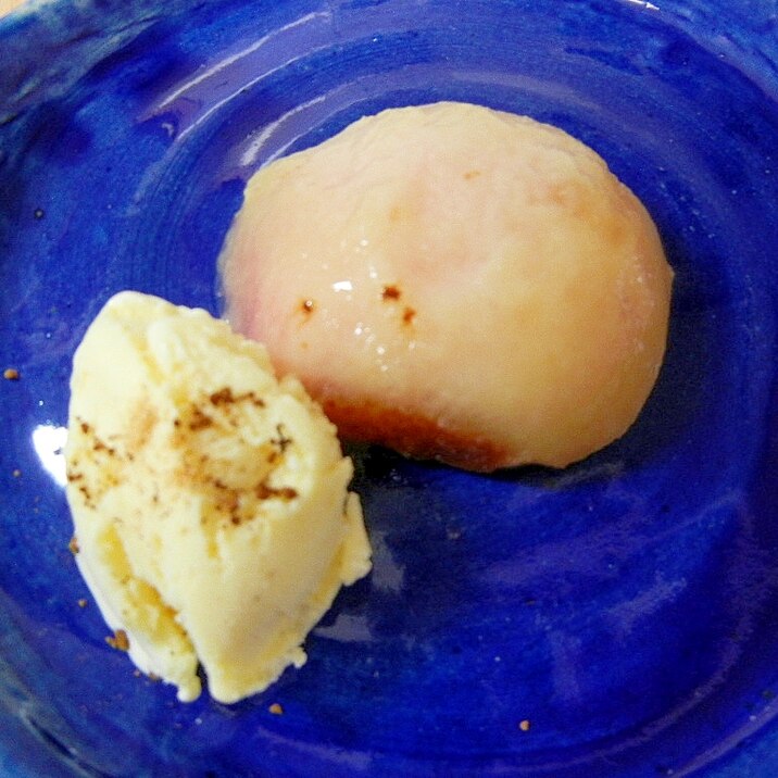 アフォガード風バニラアイスと桃のシャーベットの一皿